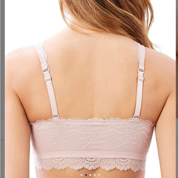 Spanx Undie-tectable wireless lace bralette with front closure in very black - Picture 5 of 7